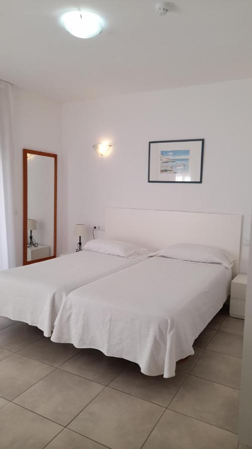 Sal Mar Suites 산타 에우랄리아 데 리오 외부 사진